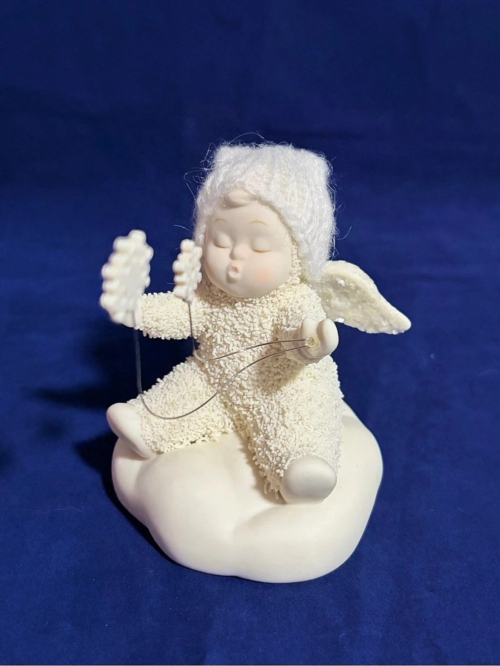 Vintage Department 56 Snowbabies Angel Kisses 2015 Figurine